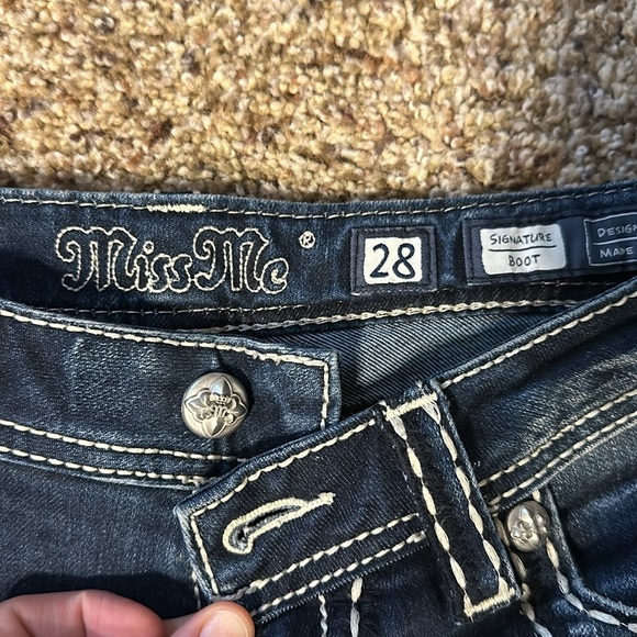 Miss Me jeans size 28, very gently used - Picture 2 of 5